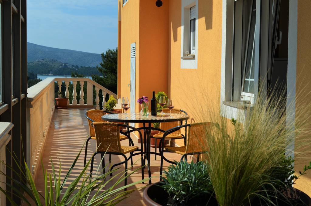 Apartments Villa Ra Жаборич Екстериор снимка