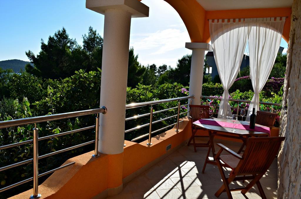 Apartments Villa Ra Жаборич Екстериор снимка