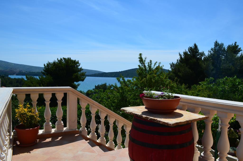 Apartments Villa Ra Жаборич Екстериор снимка