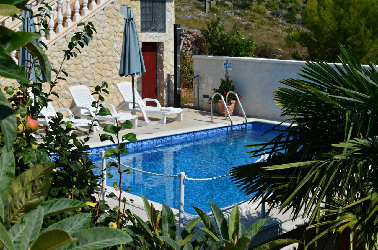 Apartments Villa Ra Жаборич Екстериор снимка