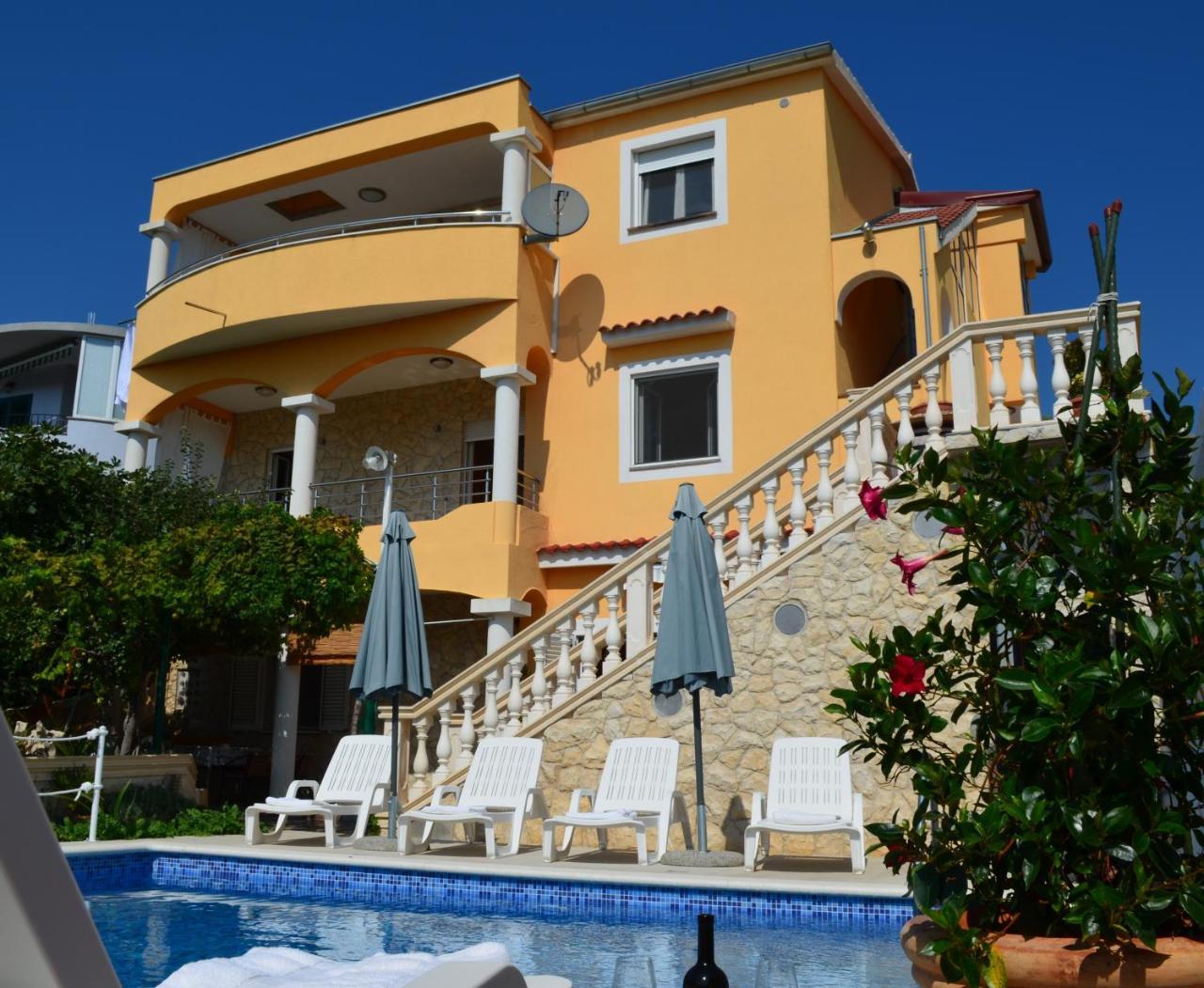 Apartments Villa Ra Жаборич Екстериор снимка