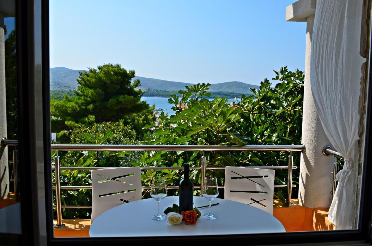 Apartments Villa Ra Жаборич Екстериор снимка